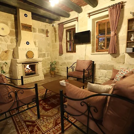 Orion Cave מלון אורגופ