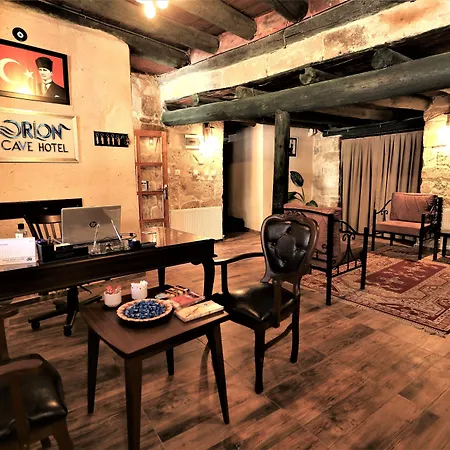 Orion Cave מלון *